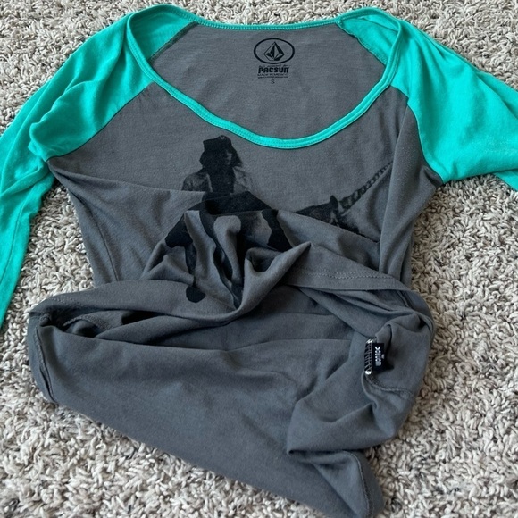 Pacsun Volcom Scoop Neck Raglan Sleeve Unicorn Traveler Top Gray Turquoise S - Picture 4 of 6